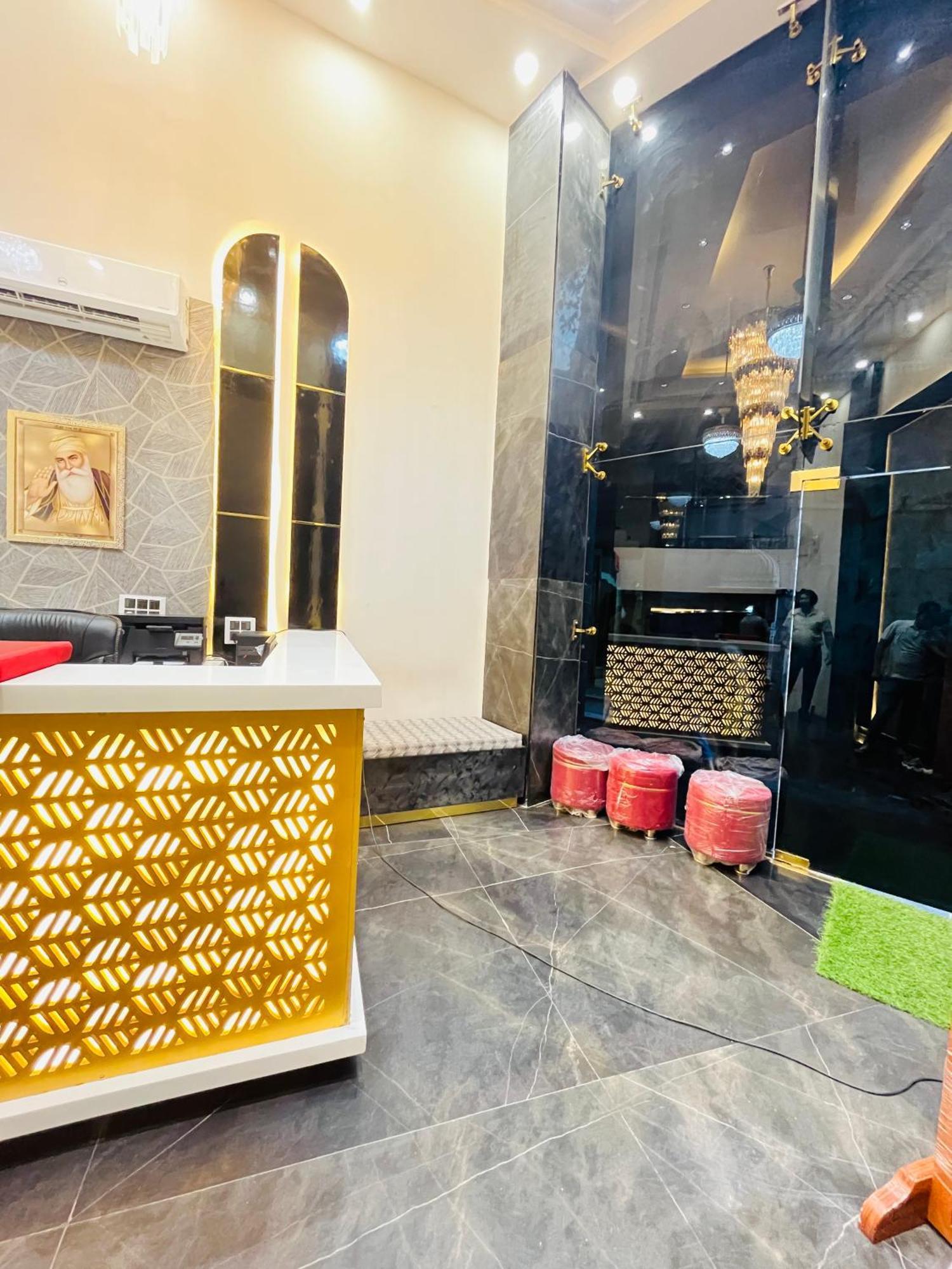 Hotel Red Stone Inn - Near New Delhi Railway Station - Paharganj Εξωτερικό φωτογραφία
