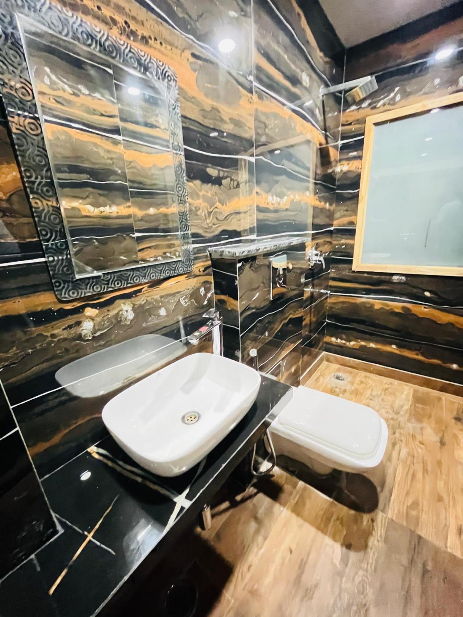 Hotel Red Stone Inn - Near New Delhi Railway Station - Paharganj Εξωτερικό φωτογραφία