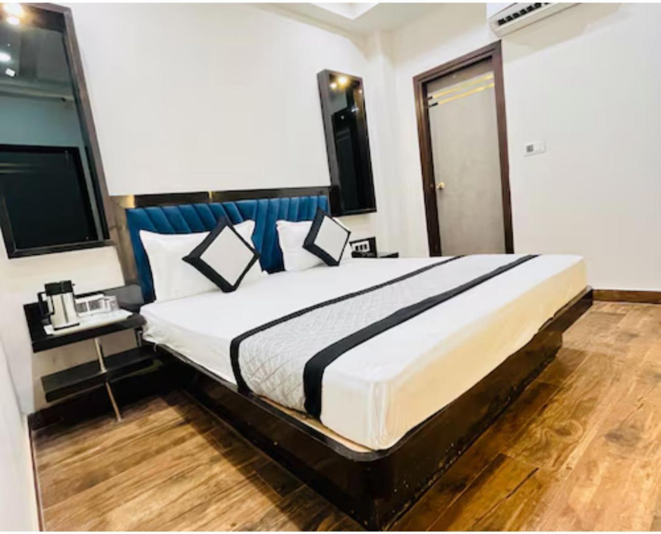 Hotel Red Stone Inn - Near New Delhi Railway Station - Paharganj Εξωτερικό φωτογραφία