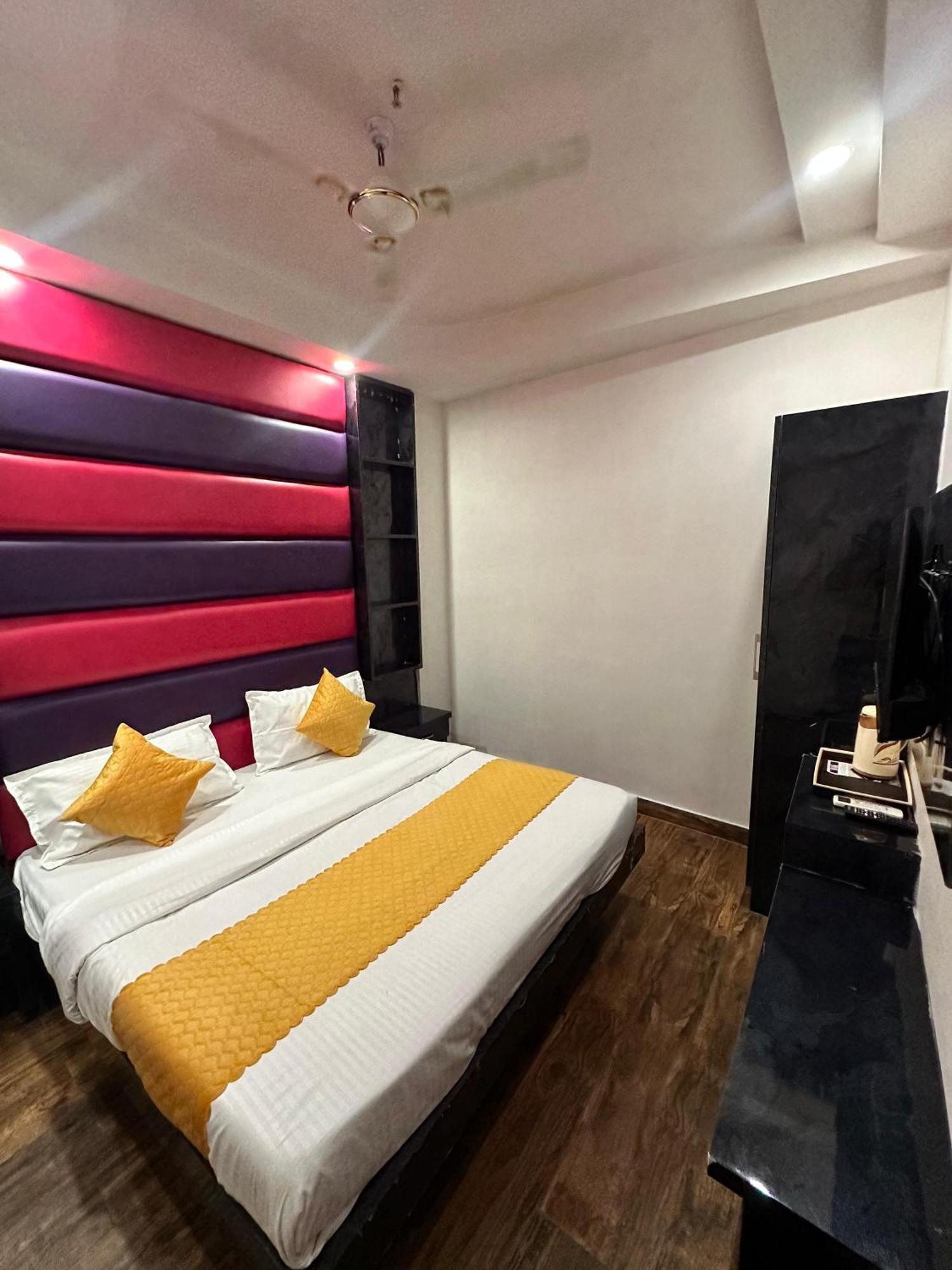 Hotel Red Stone Inn - Near New Delhi Railway Station - Paharganj Εξωτερικό φωτογραφία